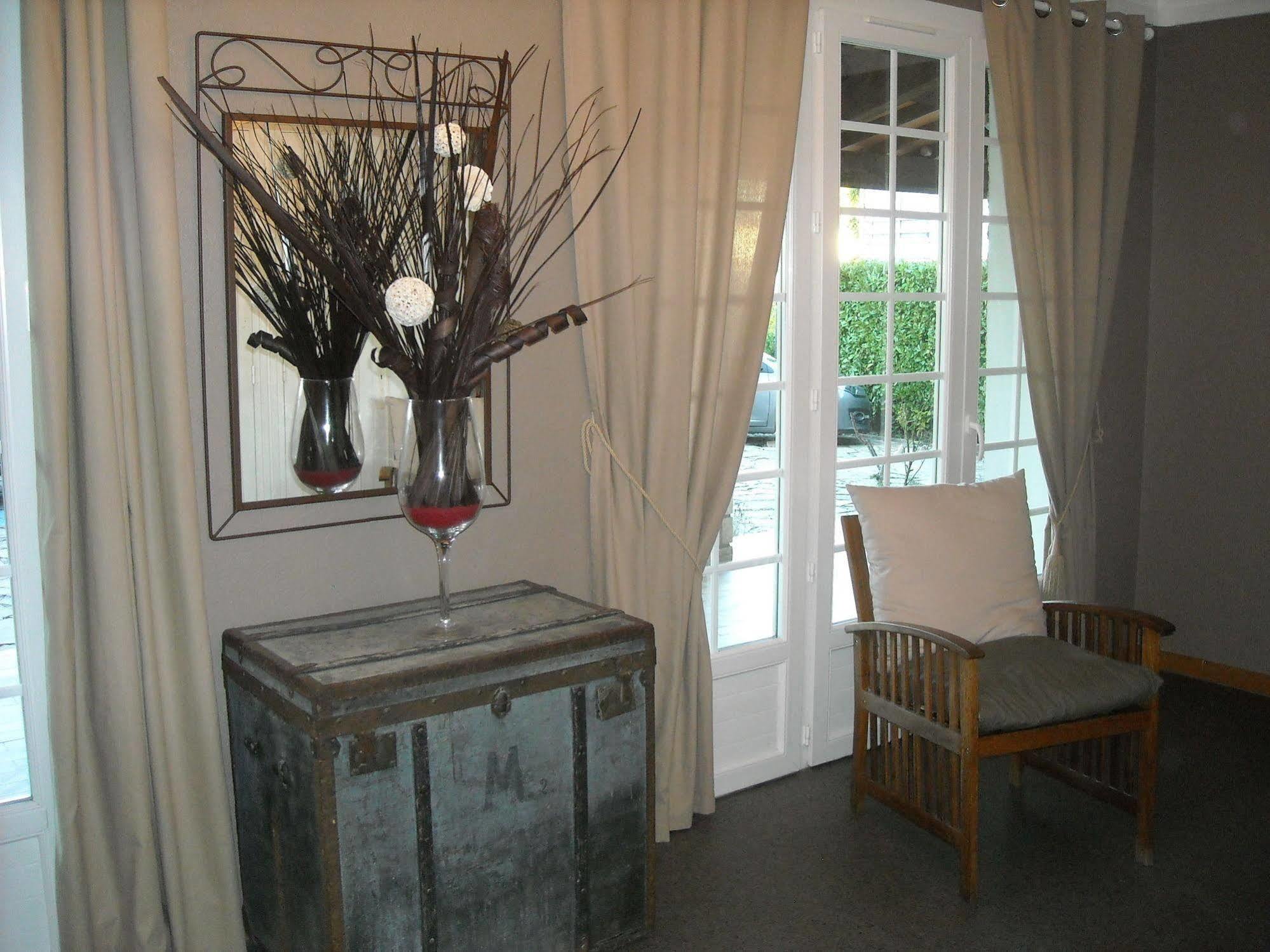 Saint-Hilaire-de-Brethmas Hotel Ecusson מראה חיצוני תמונה