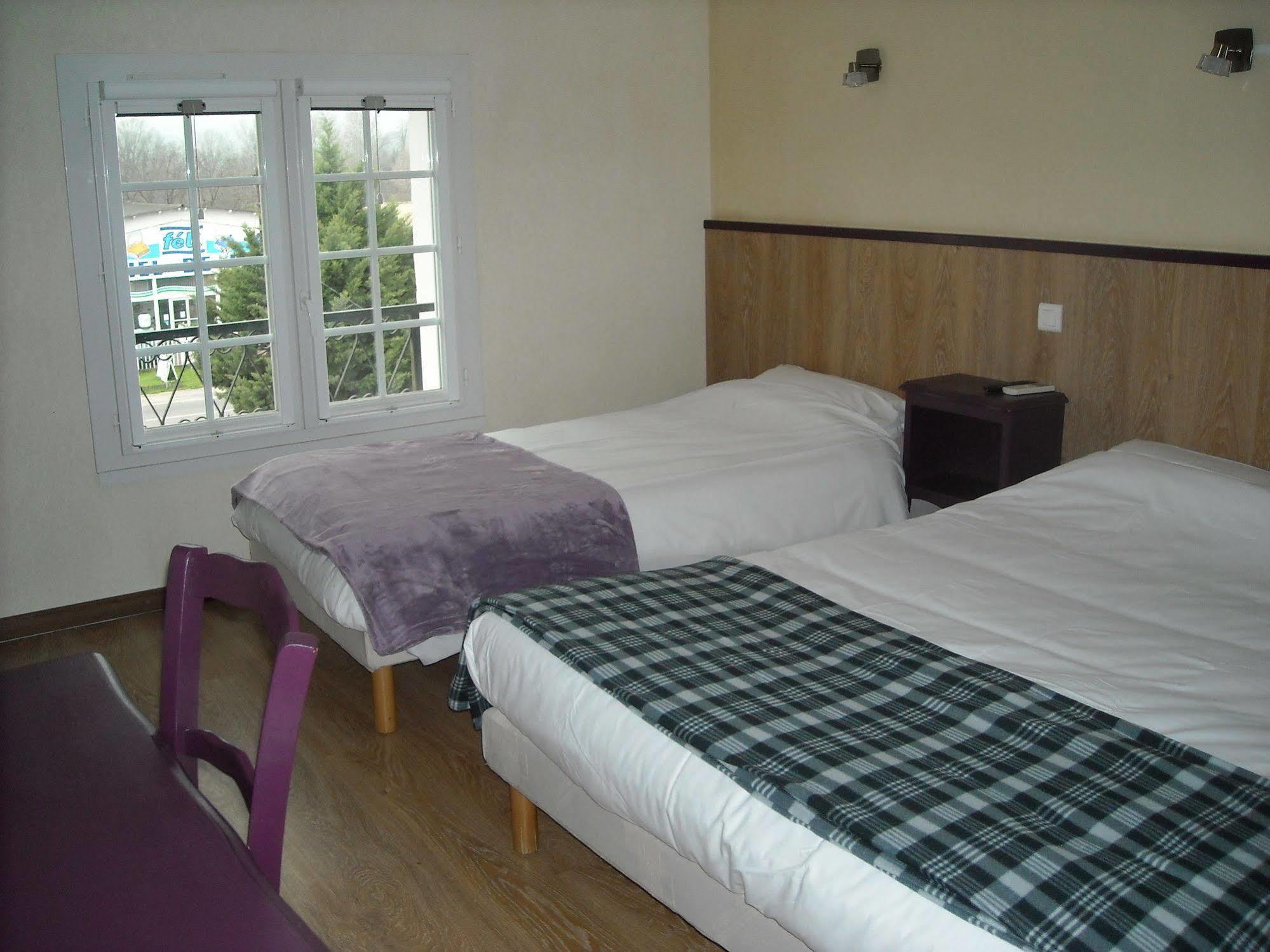 Saint-Hilaire-de-Brethmas Hotel Ecusson מראה חיצוני תמונה