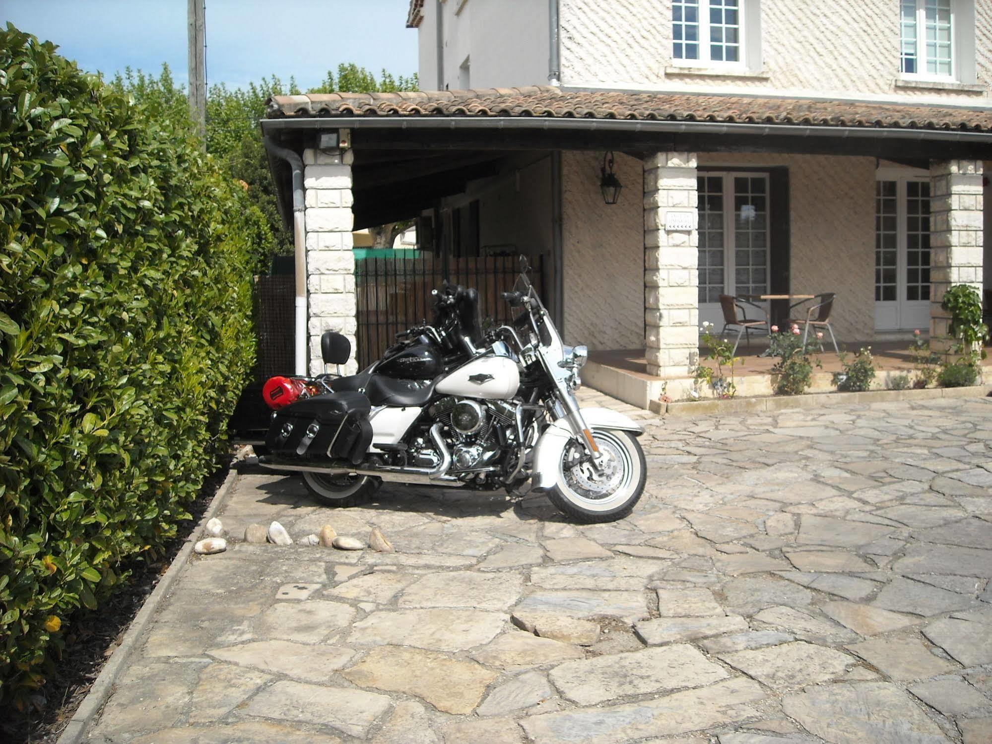 Saint-Hilaire-de-Brethmas Hotel Ecusson מראה חיצוני תמונה