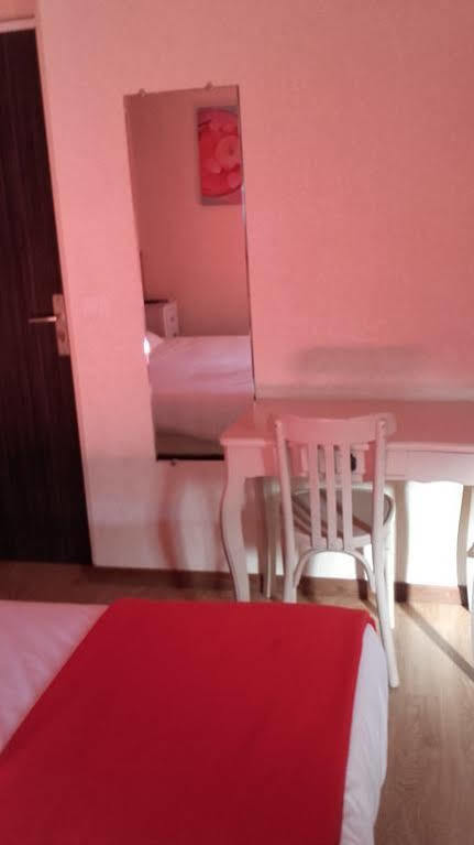 Saint-Hilaire-de-Brethmas Hotel Ecusson מראה חיצוני תמונה